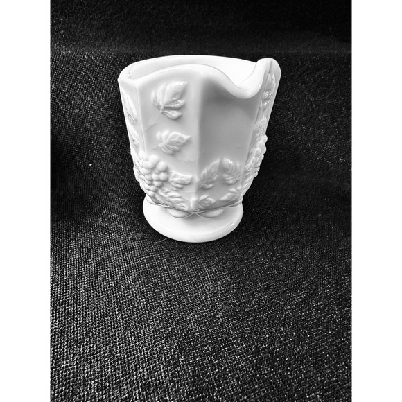 Westmoreland Milk Glass Paneled Grape Cream and Sugar Set with Lid Vintage MCM - Picture 6 of 12